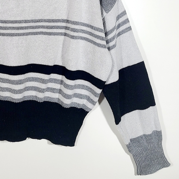 Lucky Brand Women’s gray black striped sweater - Picture 10 of 13